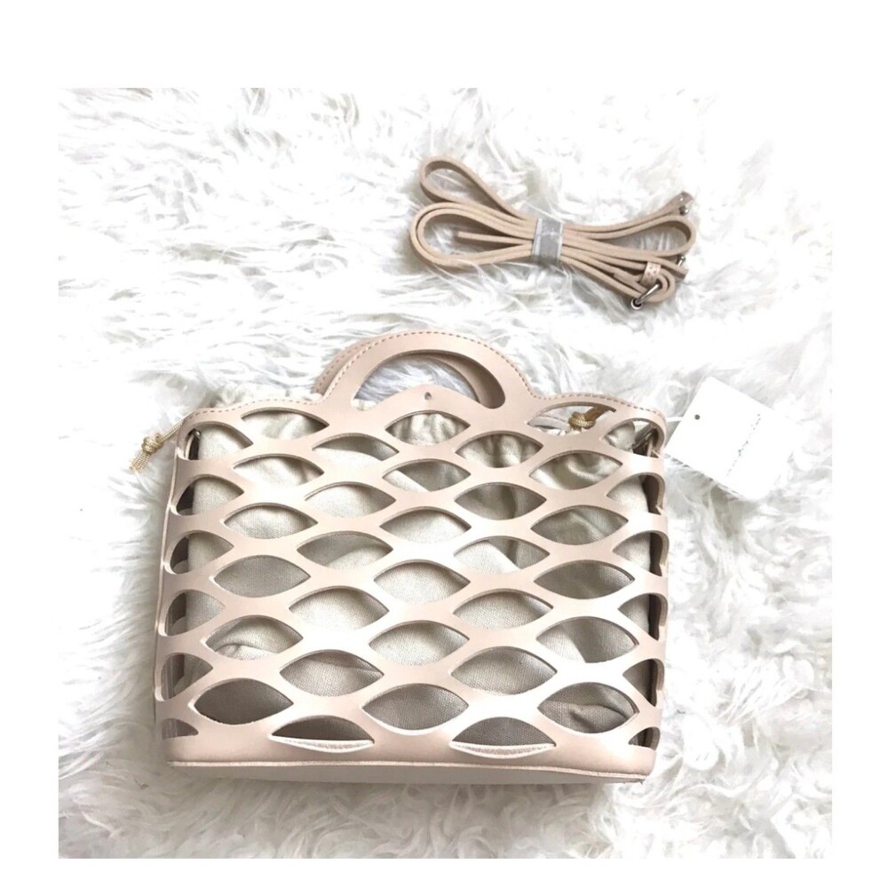 Beautiful mesh quality handbag